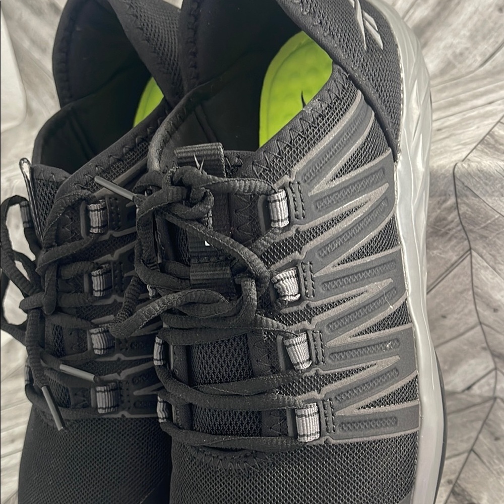 Reebok Women’s Black Athletic Work Shoes - Picture 6 of 9